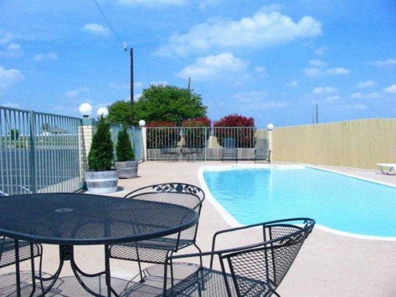 Hotel Baymont By Wyndham Terrell Facilidades foto