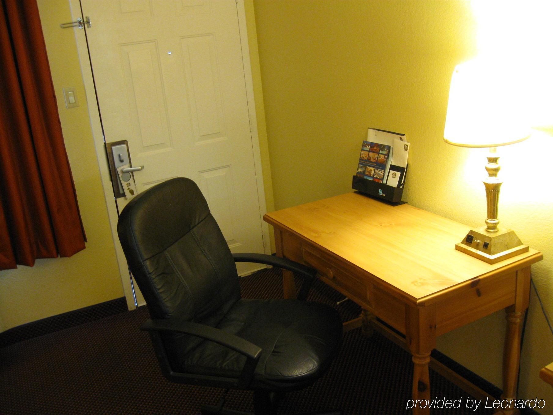 Hotel Baymont By Wyndham Terrell Habitación foto